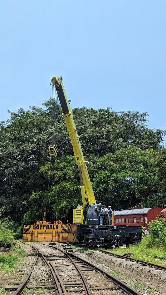 rail-mounted crane
